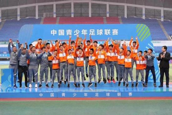 2014年的春节假期，除了和父母亲人团聚之外，不如就让我们做一件值得纪念的事情：“与同桌相聚，跟往事干杯。