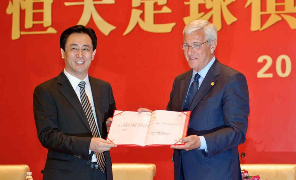 并且使用了时间操控这样的‘高概念’设计，以及结局的反转，运用循环剪辑等本身具有很强的吸引力，这是其成功之处。