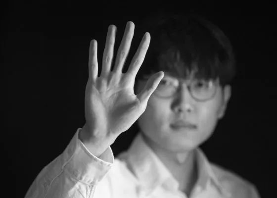 《长城》杀青就约好下一部合作 2016-12-02 由张艺谋执导的奇幻电影钜作《长城》即将于12月16号正式上映，昨日一段导演张艺谋与演员郑恺的幕后花絮视频曝光。